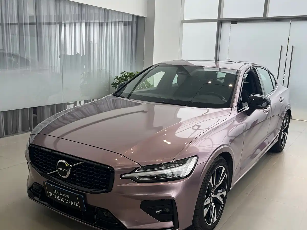 Volvo S60 2025 B5 Elegance Sport Edition