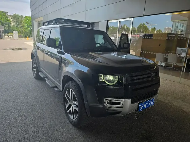 Land Rover Defender 2025 110 3.0T P400 Dark Special Edition