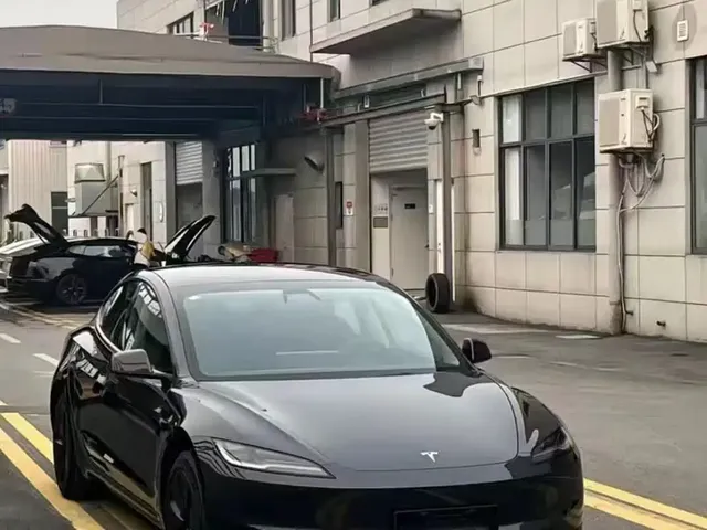 Tesla Model 3 2023 Rear-Wheel Drive