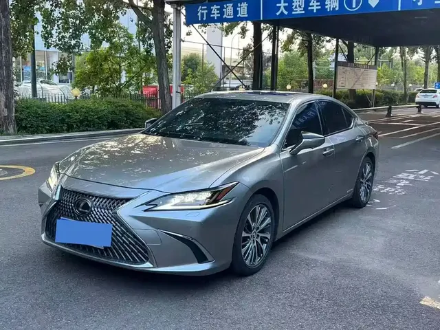 Lexus ES 2020 Model 300h Premium Edition