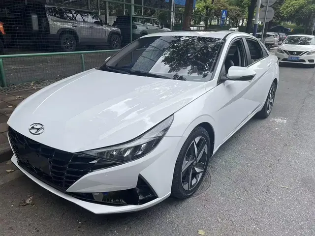 Hyundai Elantra 2021 1.5L CVT GLS Leading Edition
