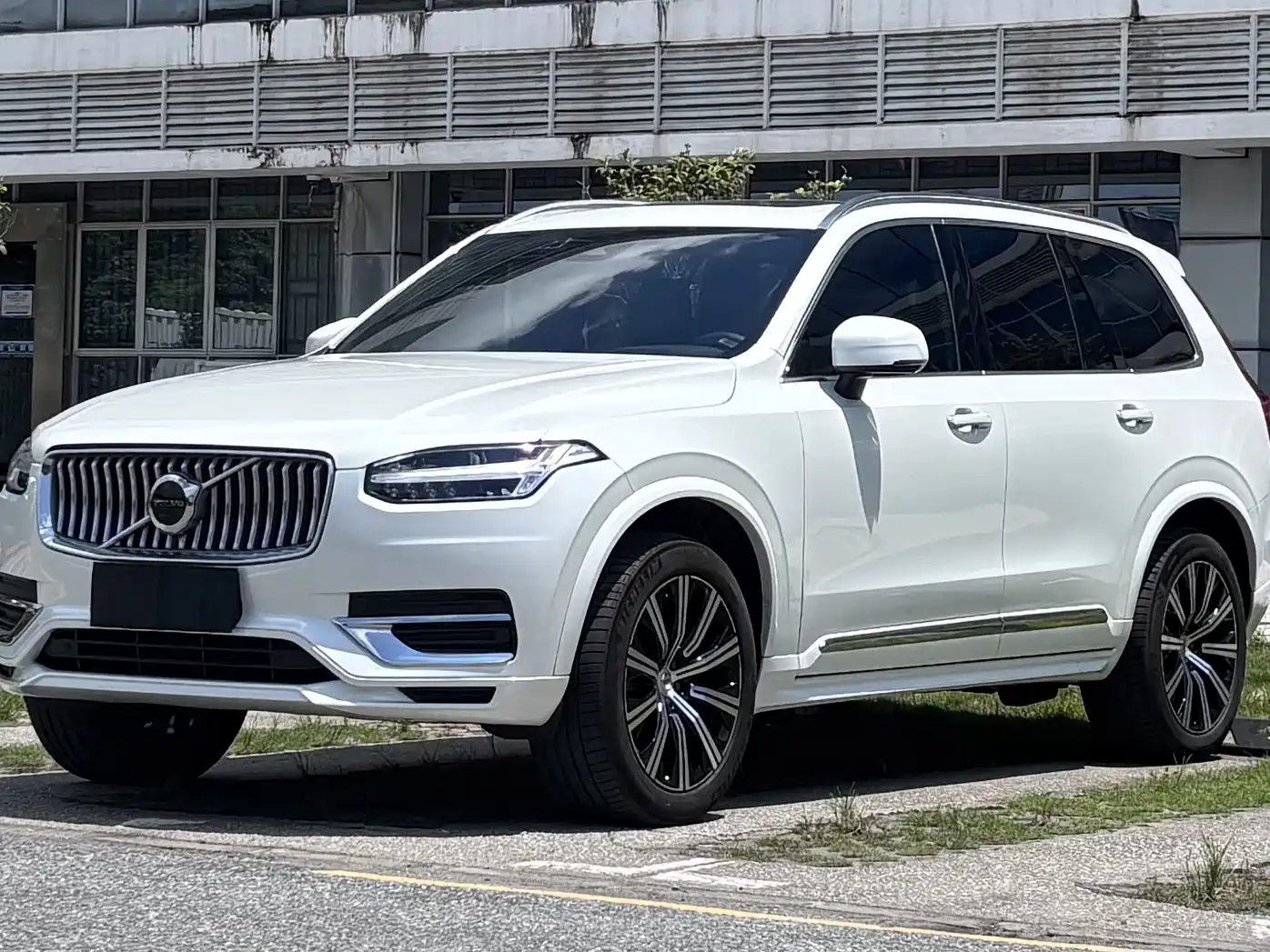 Volvo XC90 2023 B5 Smart Luxury Edition 5-Seater