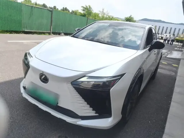 Lexus RZ 2023 450e 4WD Premium