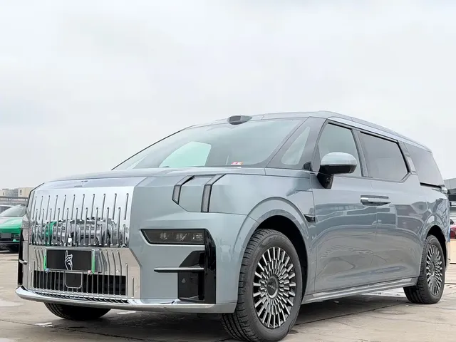 ZEEKR 009 2024 6-seat Executive AWD 108kWh