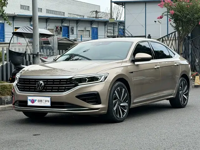 Volkswagen Passat 2022 330TSI Luxury Edition
