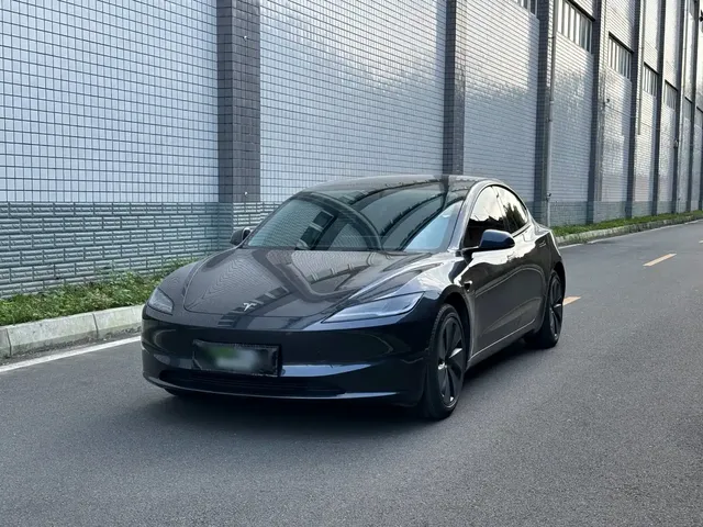 Tesla Model 3 2023 Rear-Wheel Drive