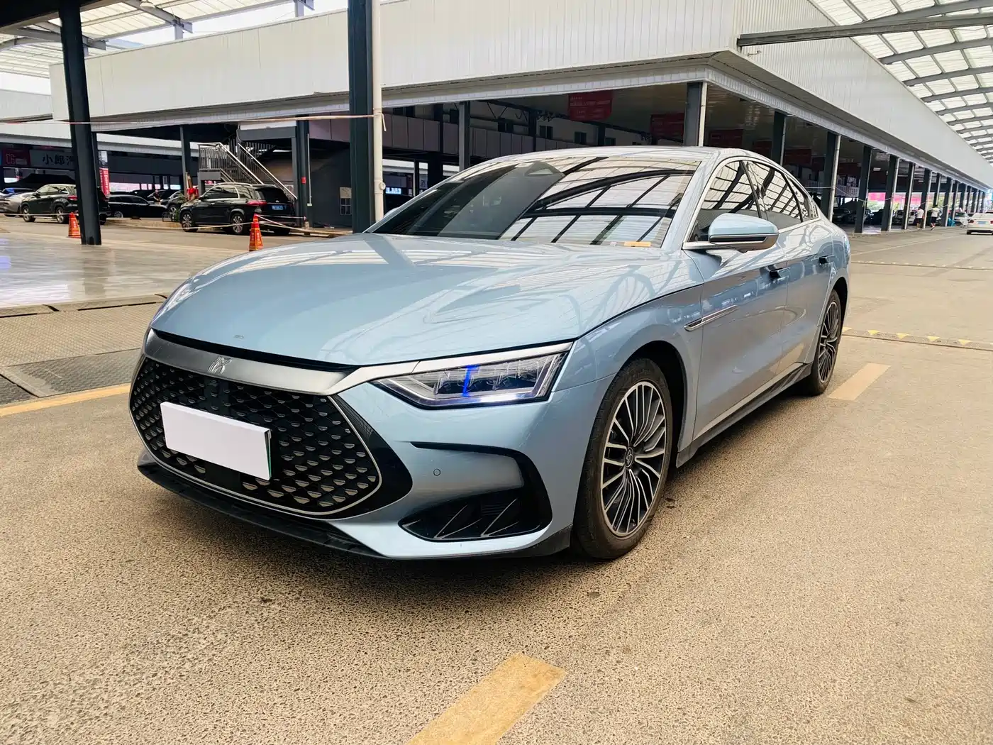 BYD Han 2023 DM-i Champion Edition 121KM Honor