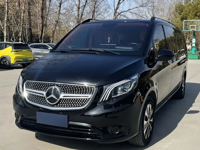 Mercedes-Benz Vito 2023 2.0T Business 7-Seater