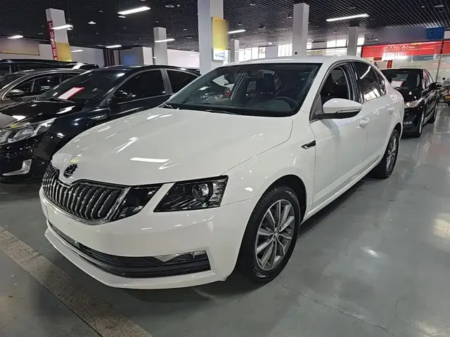 Škoda Octavia 2019 TSI230 DSG Zhixing Comfort Edition China VI