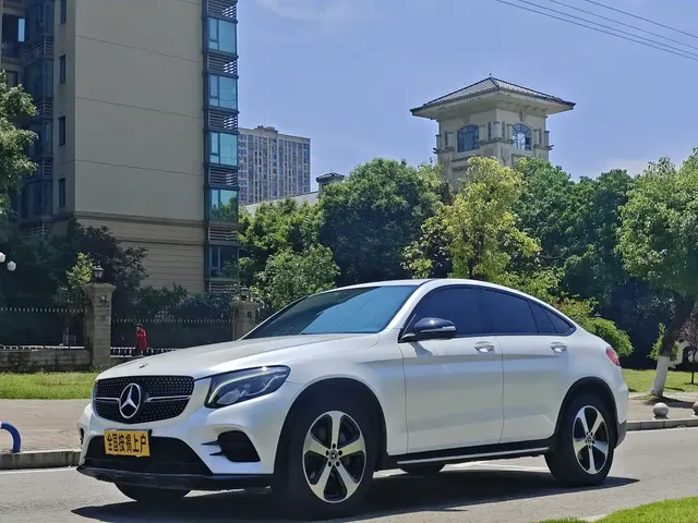 Mercedes-Benz GLC Coupe 2018 GLC 200 4MATIC Coupe SUV