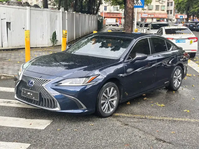 Lexus ES 2020 Model 300h Excellence Edition China V