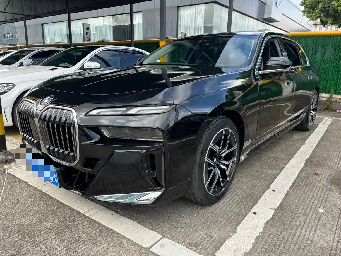 BMW 7 Series 2023 Model 735Li M Sport Package