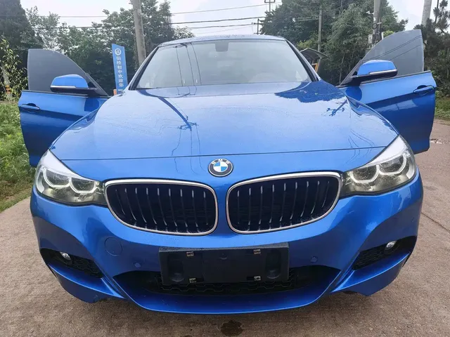 BMW 3 Series GT 2019 320i Fashion Model
