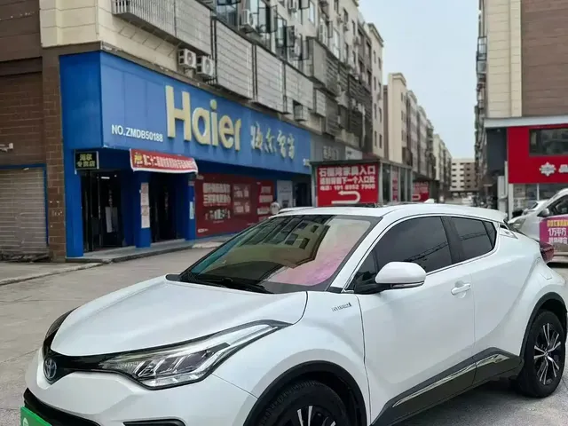 Toyota IZOA 2023 Hybrid 2.0L Yi-Xing Edition