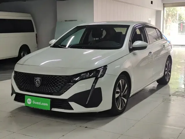 Peugeot 408 2022 1.6T Light Chaser Edition