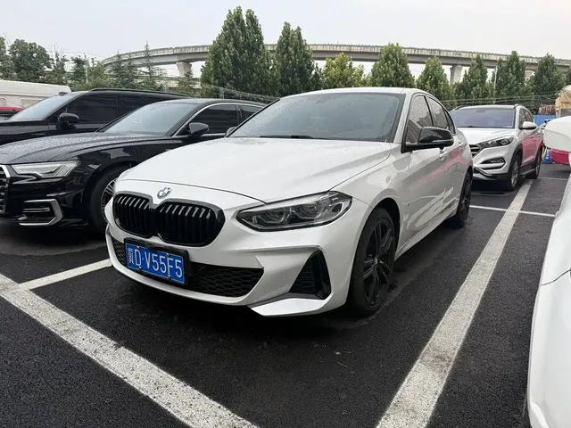 BMW 1 Series 2023 125i M Sport Shadow Edition