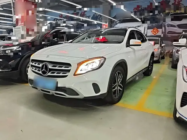 Mercedes-Benz GLA 2017 GLA 200 Fashion