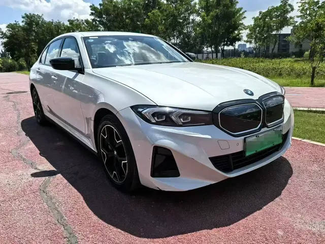 BMW i3 2023 eDrive 40 L Shadowline Package