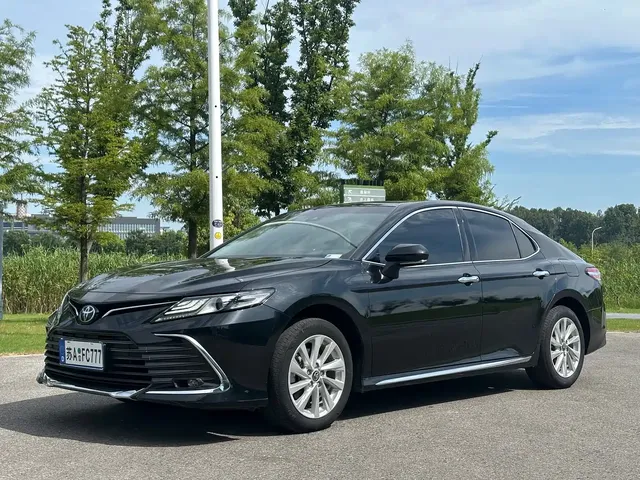 Toyota Camry 2023 2.0G Luxury Edition