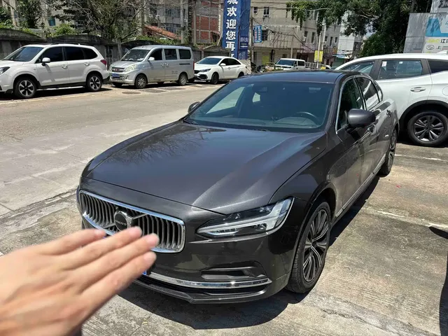 Volvo S90 2021 Model B5 Momentum Luxury Edition