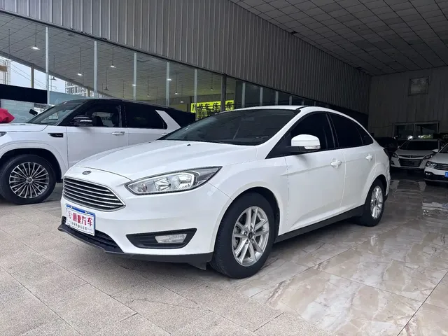 Ford Focus 2017 Sedan 1.6L Automatic Fashion Smart Edition