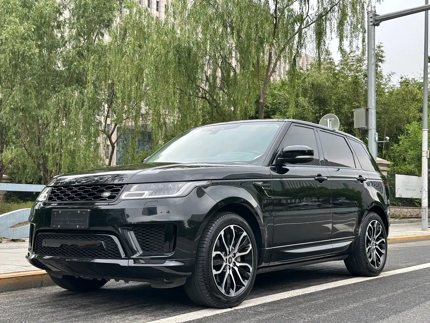 Land Rover Range Rover Sport 2021 3.0 L6 Gloss Black Edition
