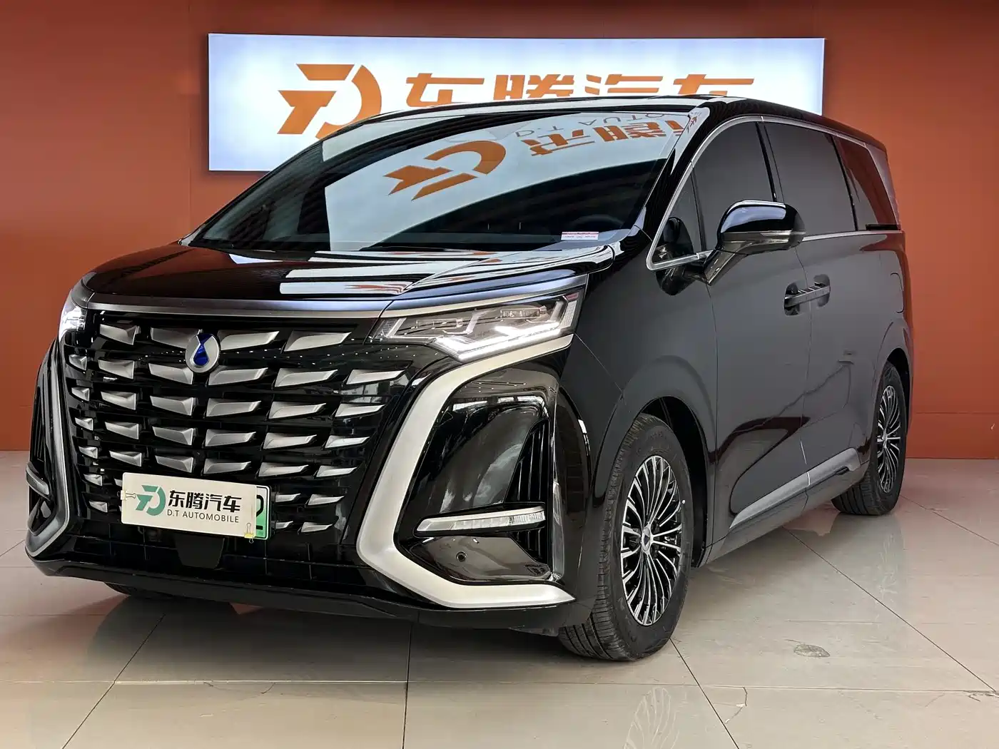 Denza D9 2022 DM-i 970 All-Wheel Drive Honor Edition
