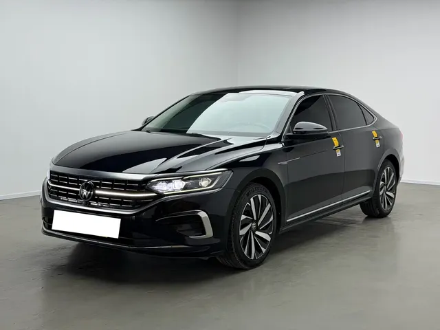 Volkswagen Passat 2023 Facelift 330TSI Luxury Edition