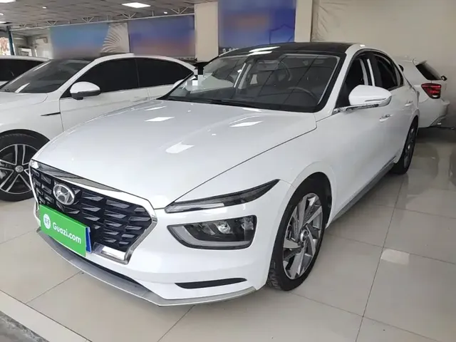 Hyundai Mistra 2021 1.8L CVT LUX Premium