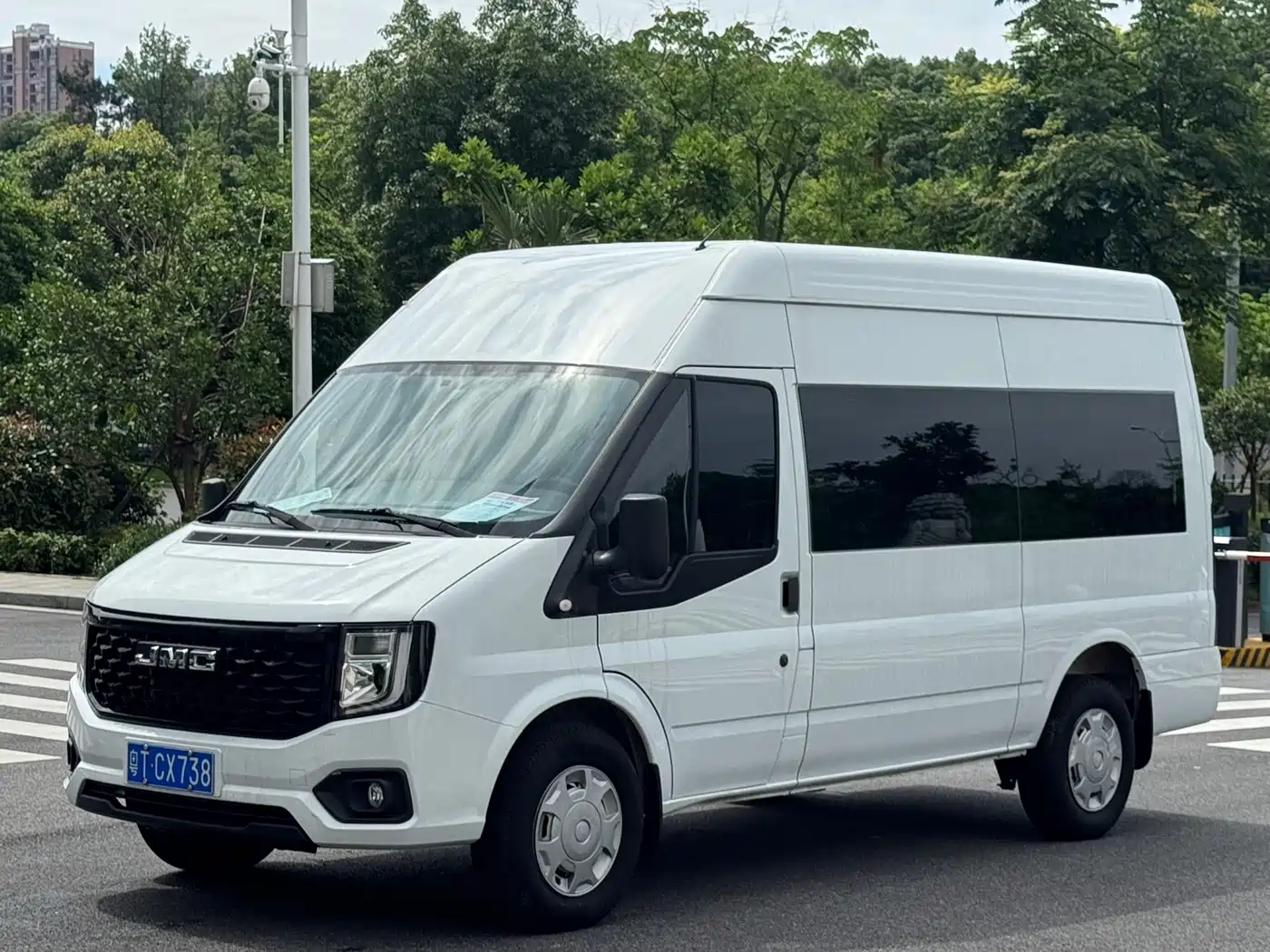 Jiangling JMC Fushun 2023 2.0T Manual Medium Wheelbase Medium Roof Commercial Multi-Purpose Vehicle 7-Seater