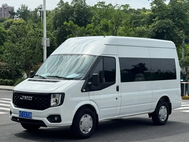 Jiangling JMC Fushun 2023 2.0T Manual Medium Wheelbase Medium Roof Commercial Multi-Purpose Vehicle 7-Seater