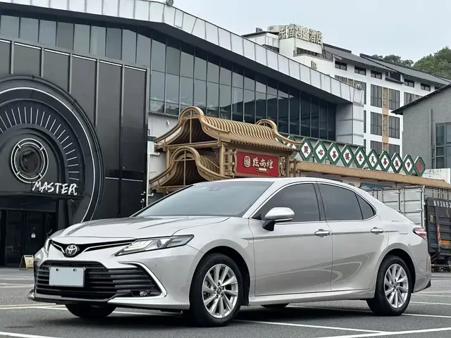 Toyota Camry 2021 2.0G Luxury Edition
