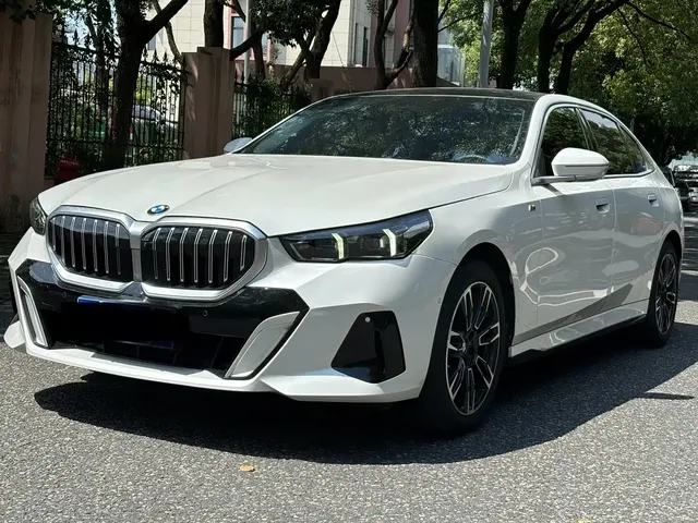 BMW 5 Series 2024 525Li M Sport Package