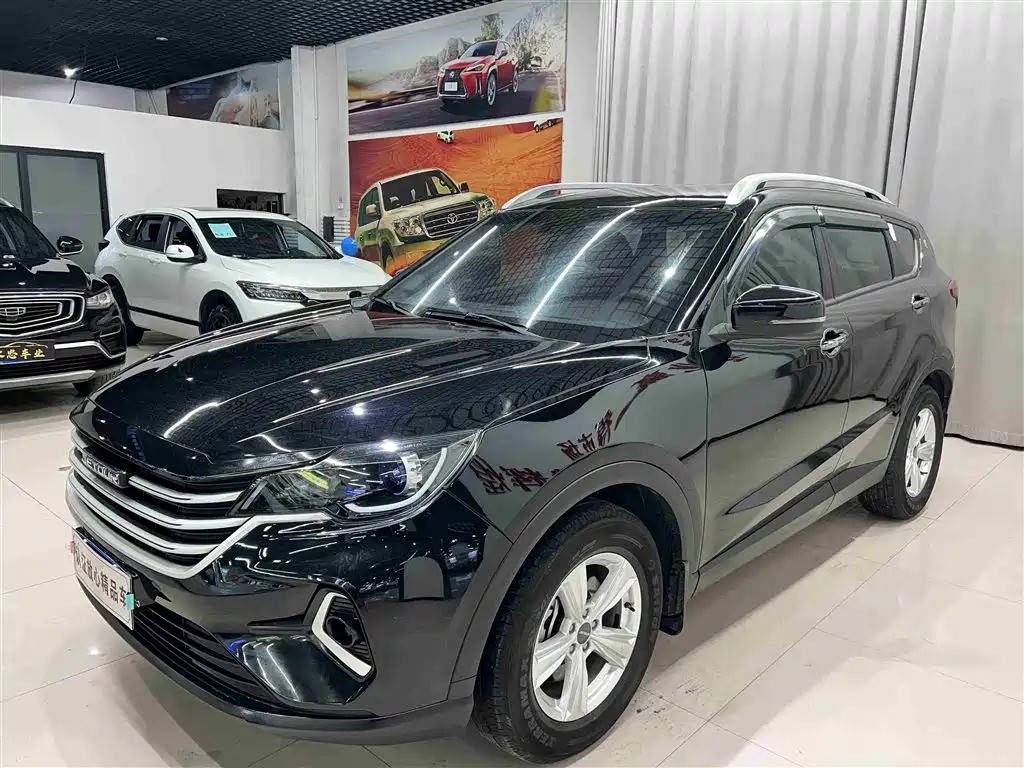 Jetour X70M 2022 1.5T Manual Avant-garde Partner 7-seater