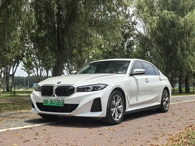 BMW i3 2022 eDrive 35 L