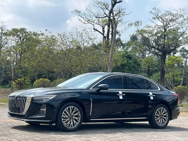 Hongqi H5 2023 2.0T Auto Smart Connect Flag Comfort