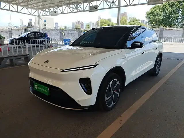 NIO ES8 2023 75kWh Executive Edition