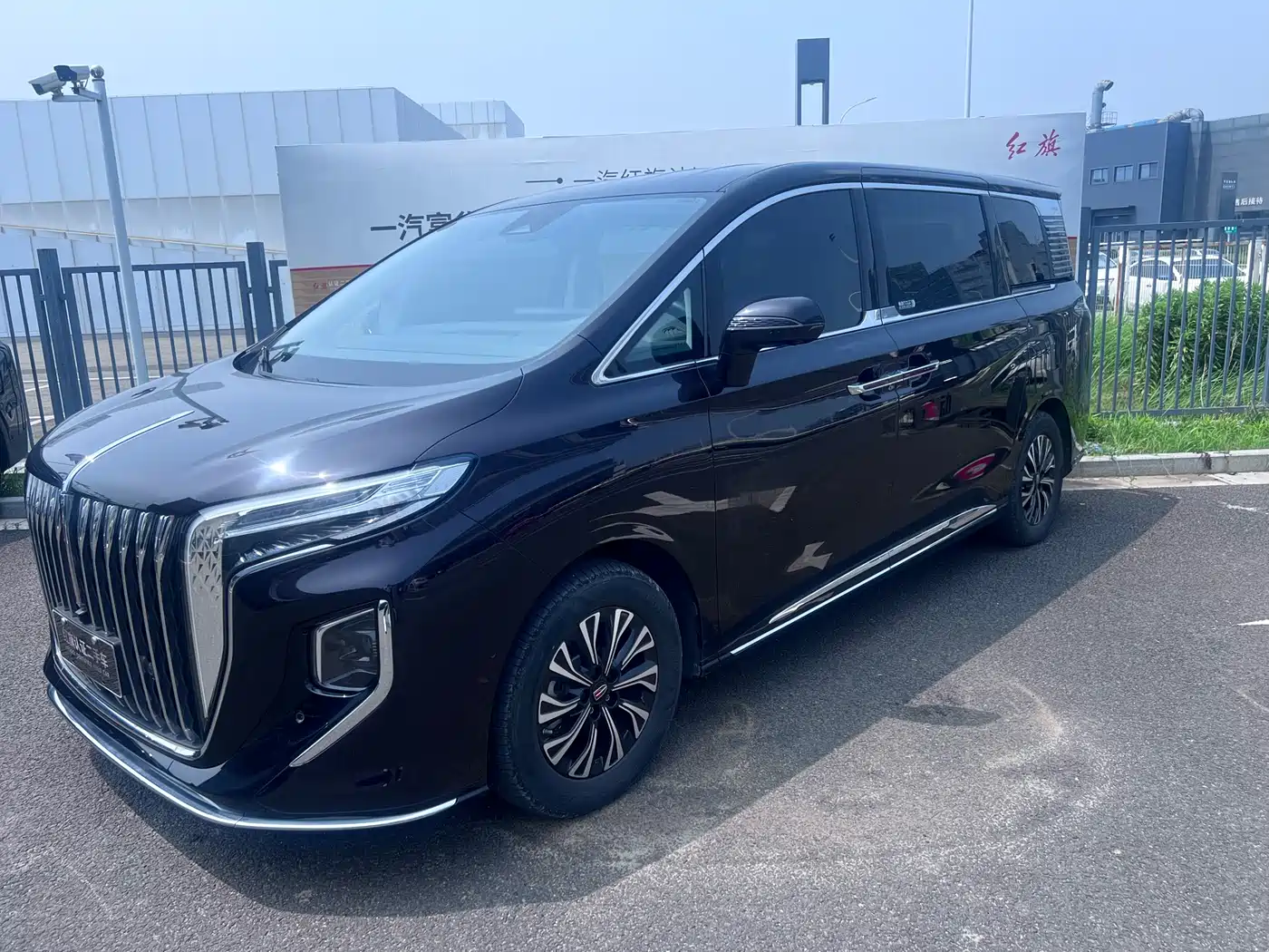 Hongqi HQ9 PHEV 2024 Model 2.0T AWD Luxury Edition