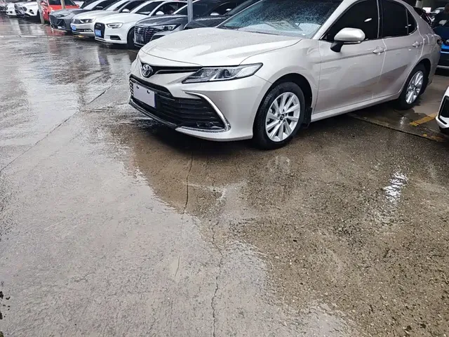 Toyota Camry 2023 2.0GVP Leading Edition