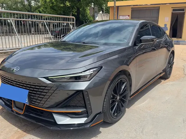 Changan UNI-V 2023 1.5T Sport Edition
