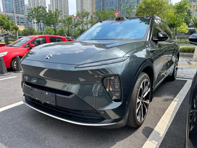 NIO ES8 2023 100kWh Signature Edition