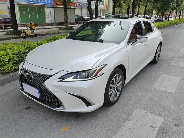 Lexus ES 2020 200 Excellence