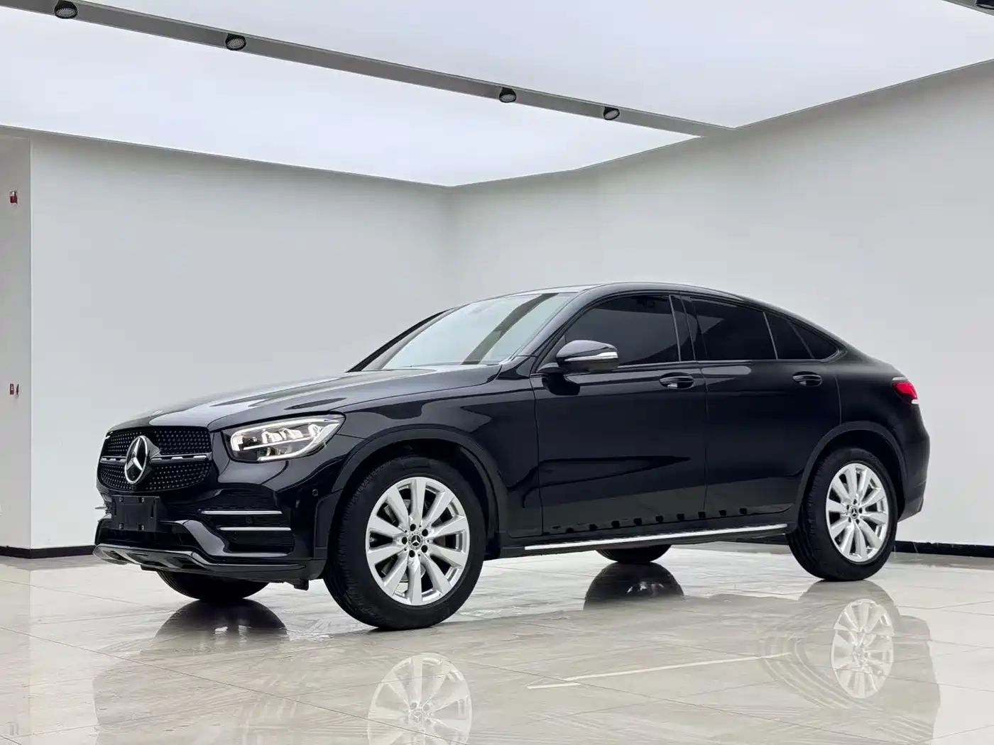 Mercedes-Benz GLC Coupe 2020 GLC 260 4MATIC Coupe SUV