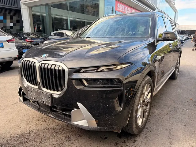 BMW X7 2023 xDrive40i Leading Luxury Package