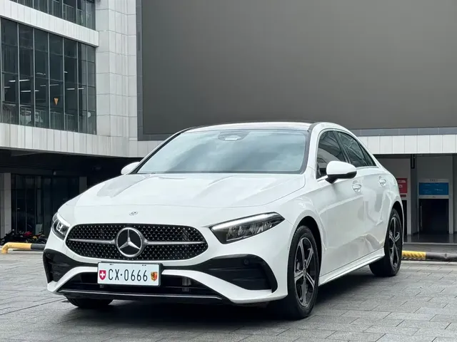 Mercedes-Benz A-Class 2025 A 200 L Fashion Edition