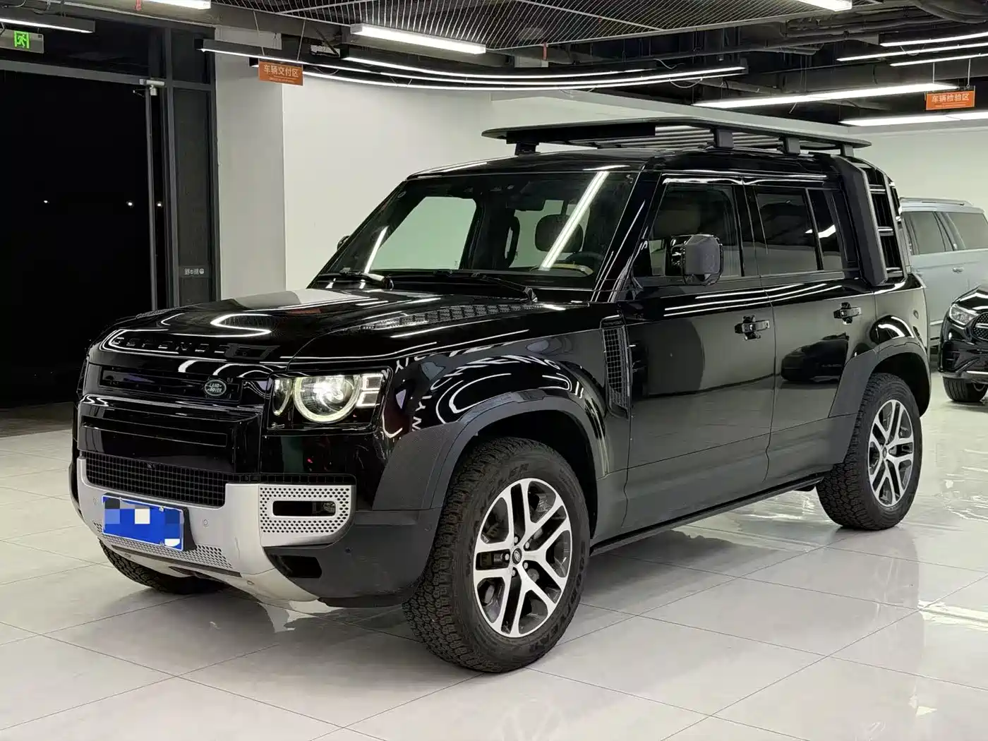 Land Rover Defender 2025 110 3.0T P400 Dark Special Edition