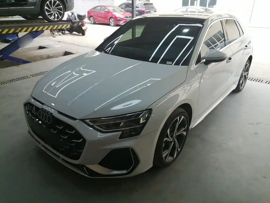 Audi A3 2025 Sportback 35TFSI Flying Premium