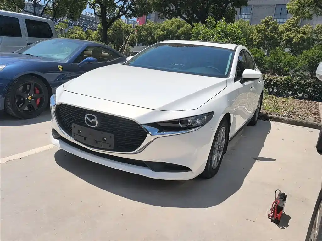 Mazda 3 Axela 2020 1.5L Automatic Sunroof Edition