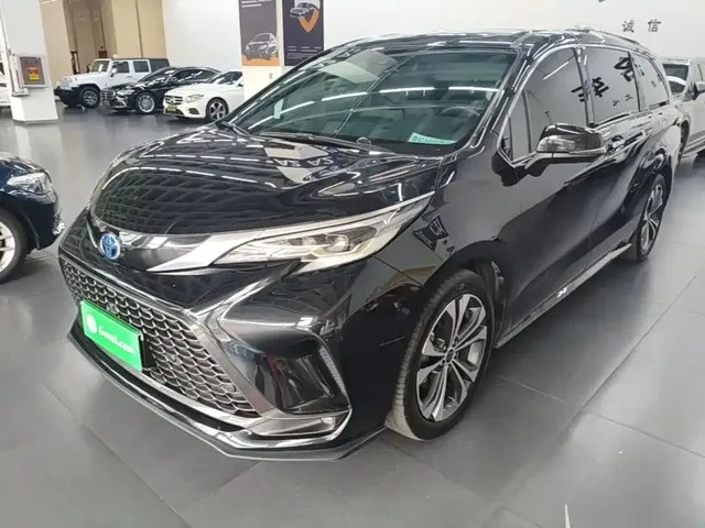 Toyota Granvia 2022 Model Year 2.5L Hybrid Flagship Edition