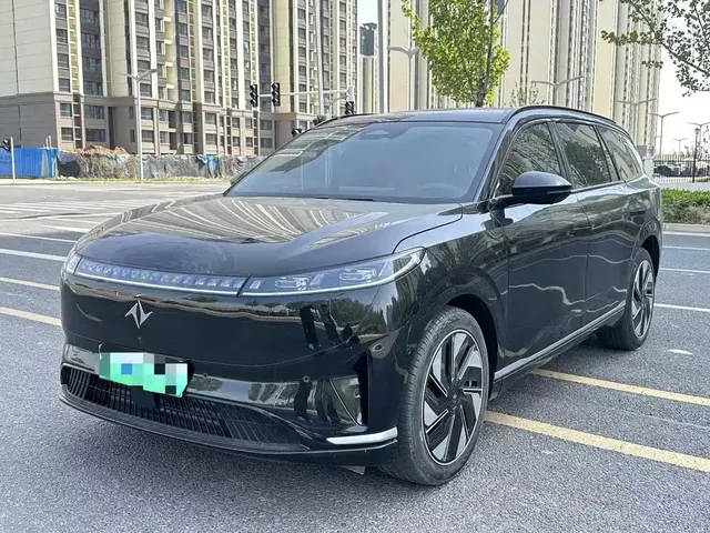 Dongfeng Yipai eπ008 2025 210Ultra Ruyi Edition 5-Seater
